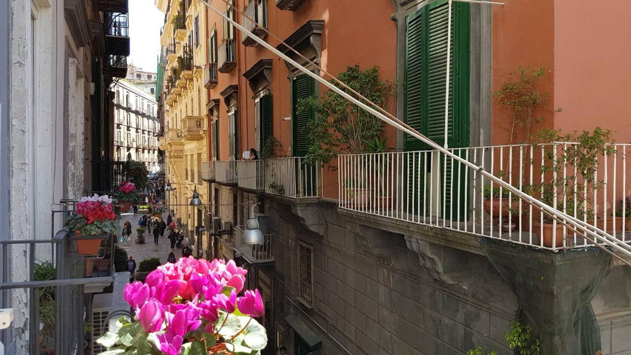 ホテル Il Salotto Di Nonna Cornelia 2 ナポリ エクステリア 写真